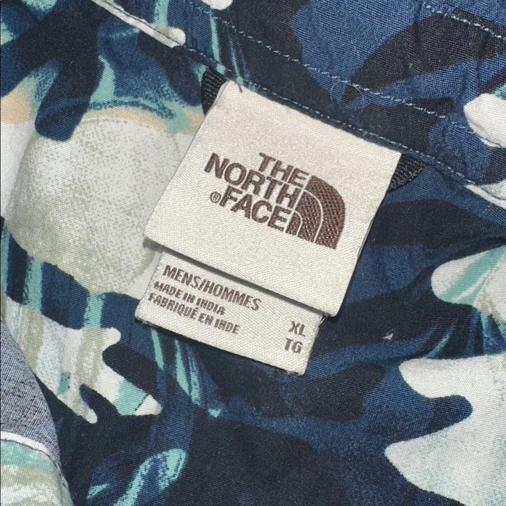 The North Face Blue Cream Leaf Print button down short sleeve Shirt size XLarge
